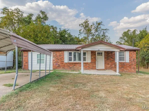 324 11th St, Crocker, MO 65452