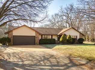 13516 E County Road 720n, Charleston, IL 61920