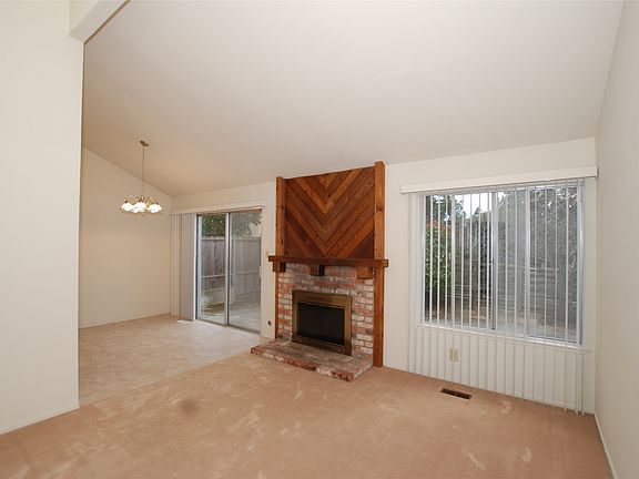 Family Room and Casual Dining