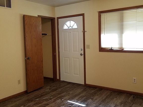 3rd image of 417 E Jefferson St APT B