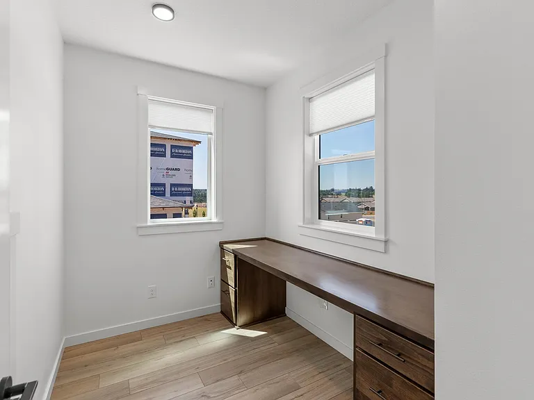 1513 W 14th Ave — Photo 19