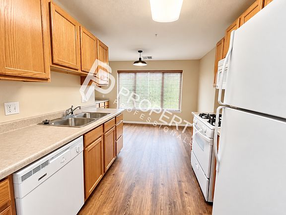 4th image of 796 Castle Valley Blvd APT E