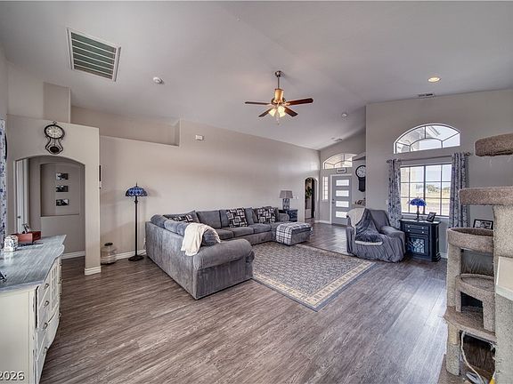 5th image of 751 Garden Ln