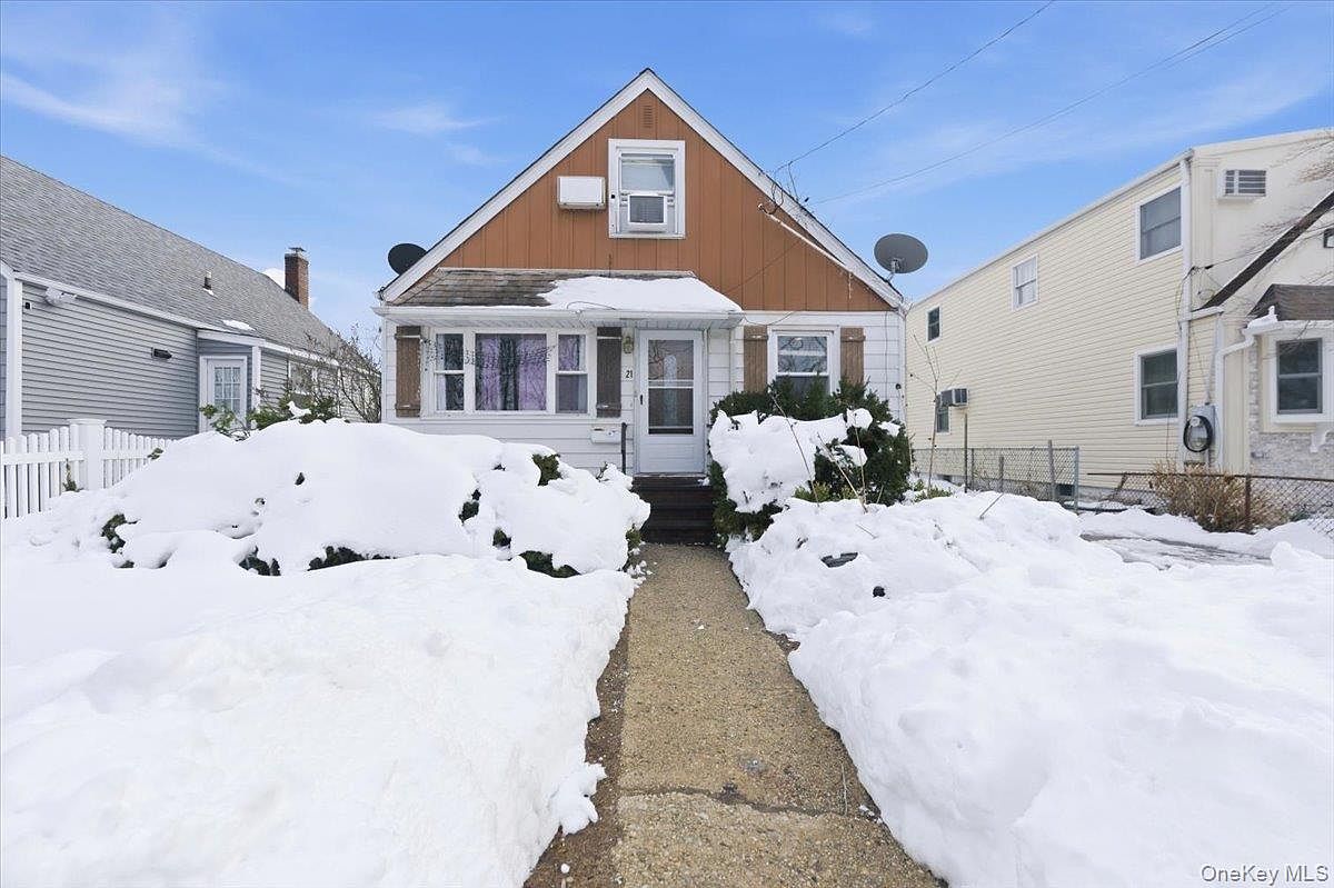 21 Oak Avenue