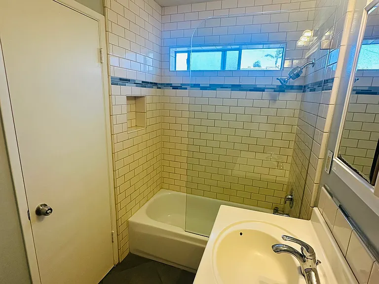 4766 - 4768 Long Branch Ave., San Diego, CA 92107 - 4768 — Photo 18