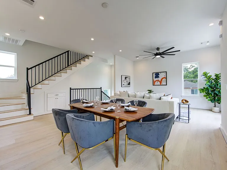 2310 Reinerman St — Photo 9