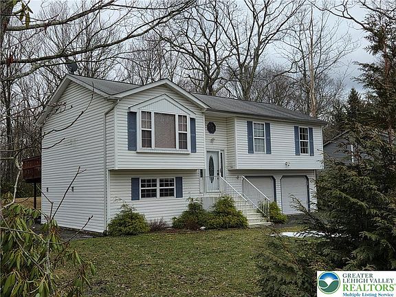 2nd image of 322 Coach Rd