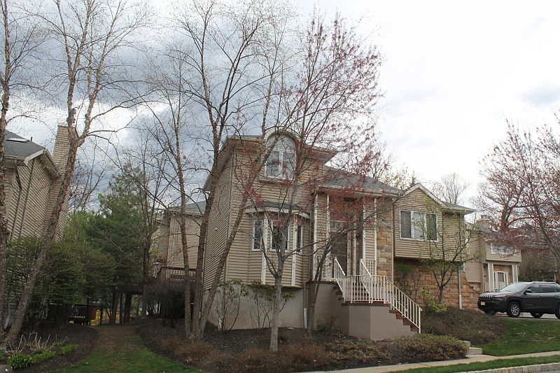 1st image of 42 Clarken Dr