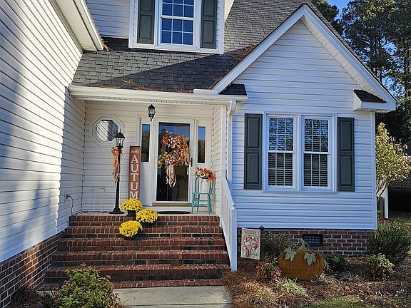2nd image of 44 Brookwood Dr