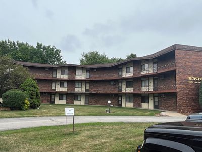 2306 Holiday Ter APT 146, Lansing, IL, 60438