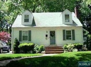 128 Oakland St, Englewood, NJ 07631