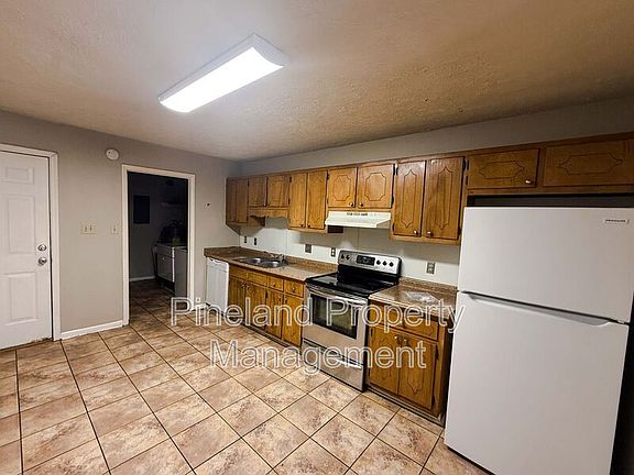 3rd image of 6453 Rockford Dr
