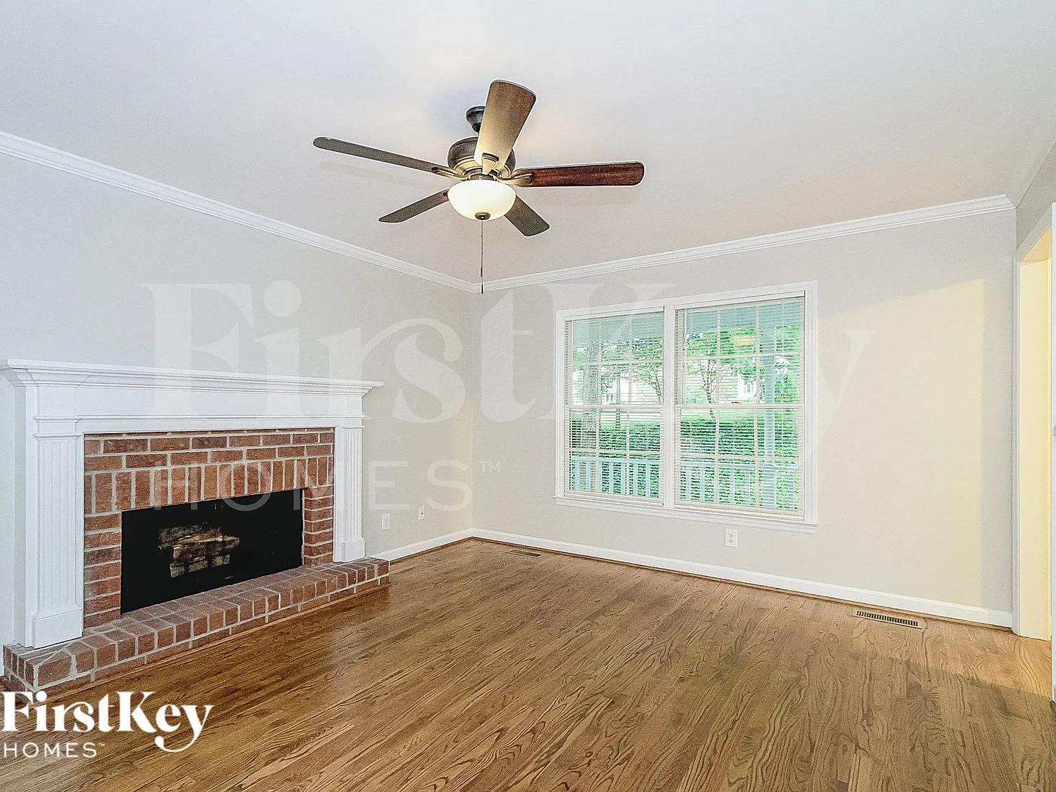4 bed, 2.5 bath, 2395 sqft, $2,575 — Photo 3
