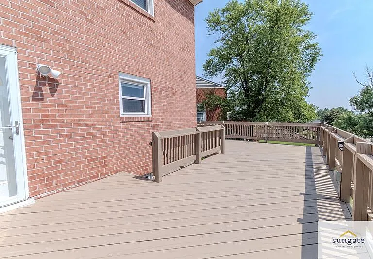 945 Stormont Cir — Photo 31