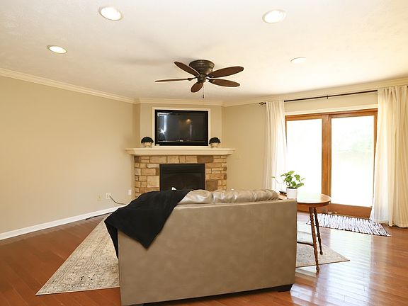 4th image of 8422 Paulie Dr