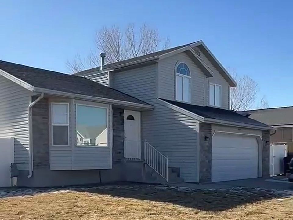 1st image of 6045 W Castle Park Ln