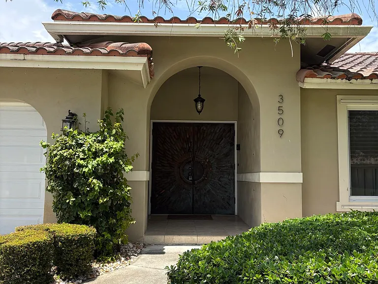 3509 NW 26th Ct — Photo 3