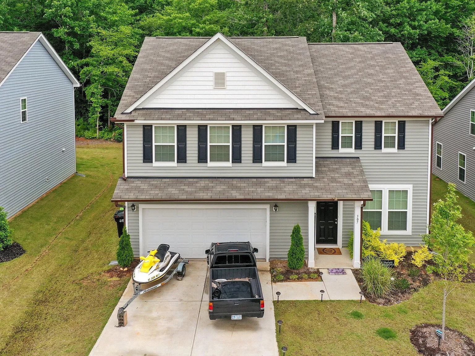 4 bed, 3.0 bath, 2400 sqft, $2,200 — Photo 1