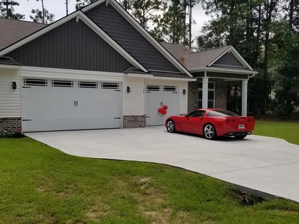 101 Plantation Rd, Midway, GA 31320