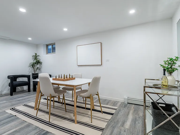 1532 S Grape St — Photo 18