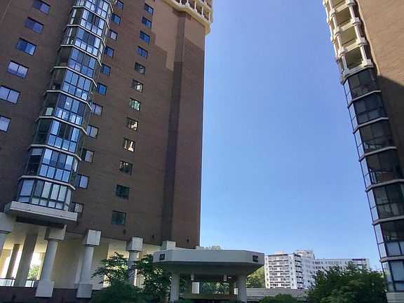 4th image of 1600 N Oak St APT 1804