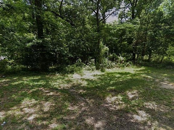 3rd image of 27 Magnolia St #27