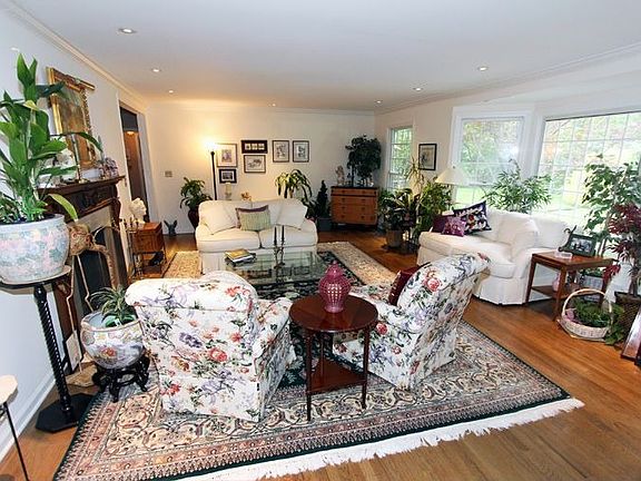 4th image of 52 Merrywood Ln