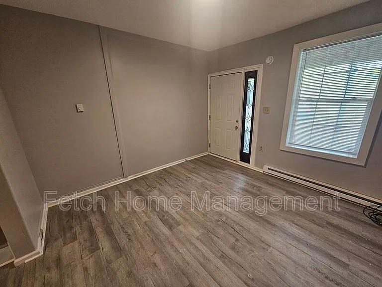 1854 Walnut St — Photo 3
