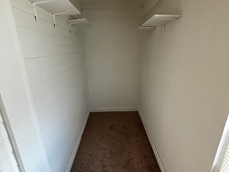 667 Green St #4 — Photo 8