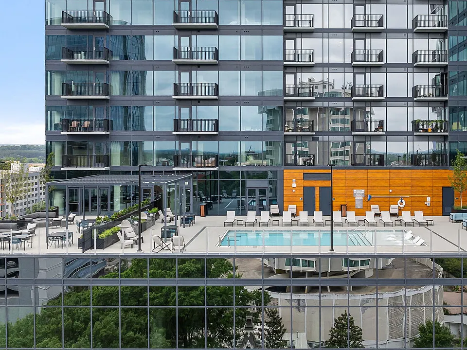 400H apartments community photo