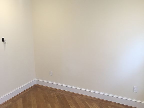 3rd image of 390 Lafayette Ave