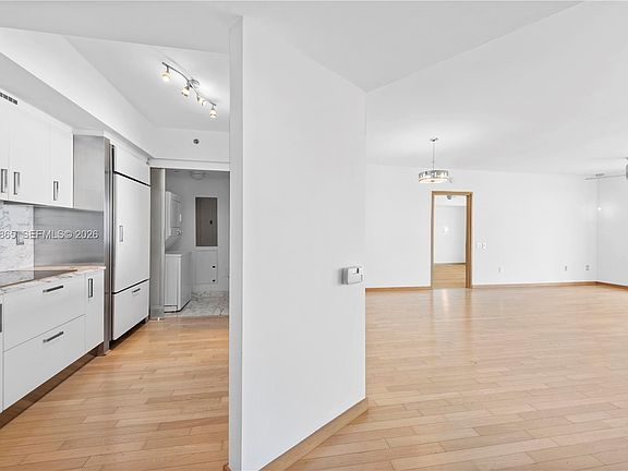 5th image of 450 Alton Rd APT 3206