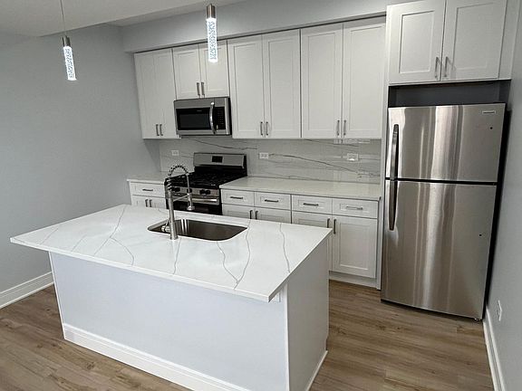 2nd image of 1713 S Jefferson St #3R