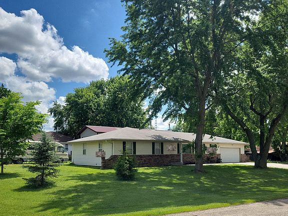 3rd image of 4025 SE 30th St