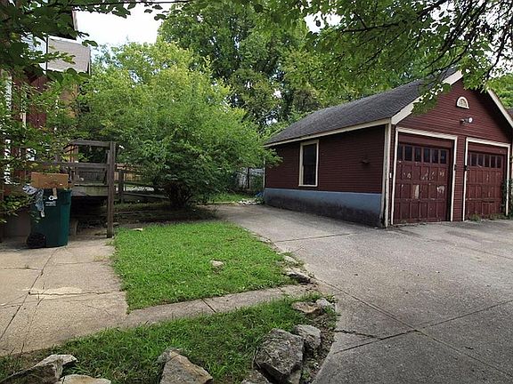 4th image of 207 E Mitchell Ave