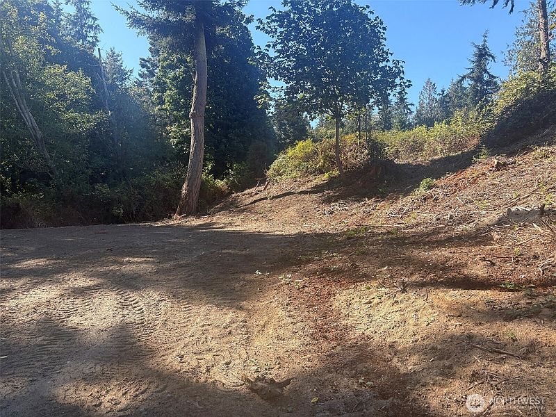 2nd image of 1881 Newman Road