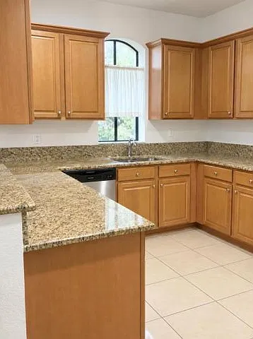 3 bed, 2.5 bath, $3,500 — Photo 4