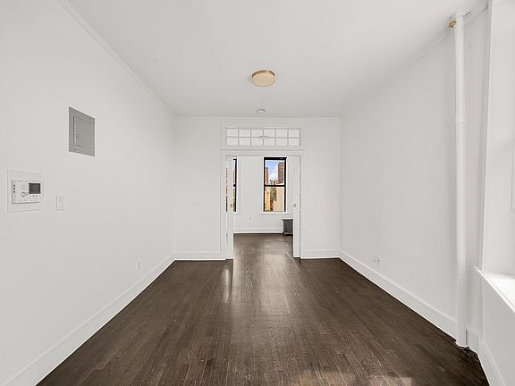 5th image of 109 Saint Marks Pl APT 20