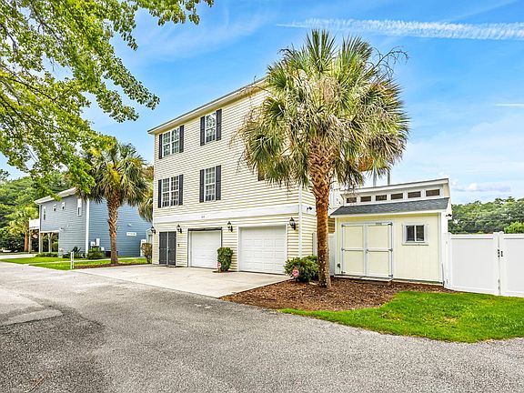 4th image of 612 Woodland Dr.