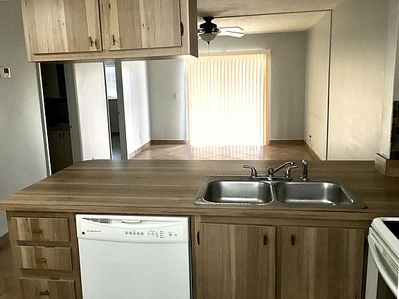 5th image of 1806 University Ln APT 402