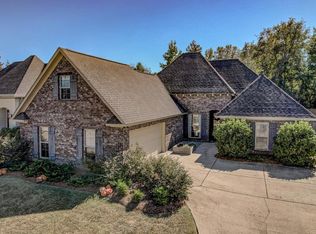 107 Twin Creeks Dr, Vicksburg, MS 39180