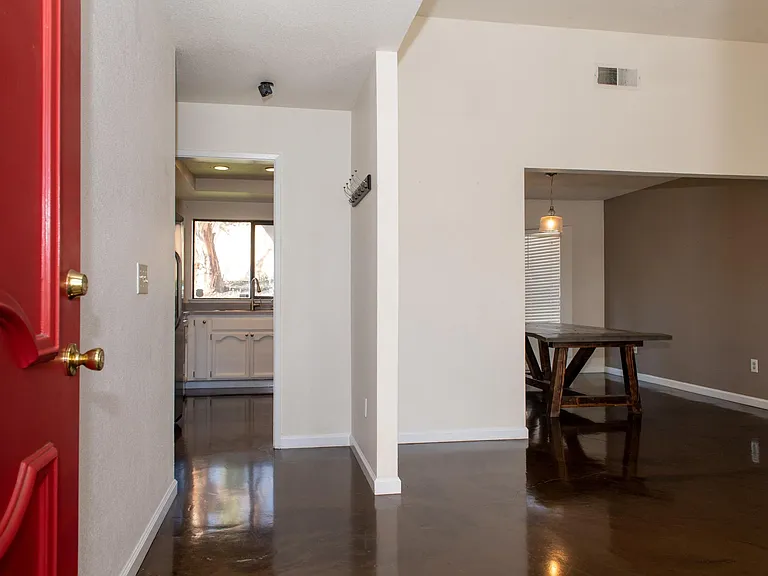 2226 Coroval Dr — Photo 3