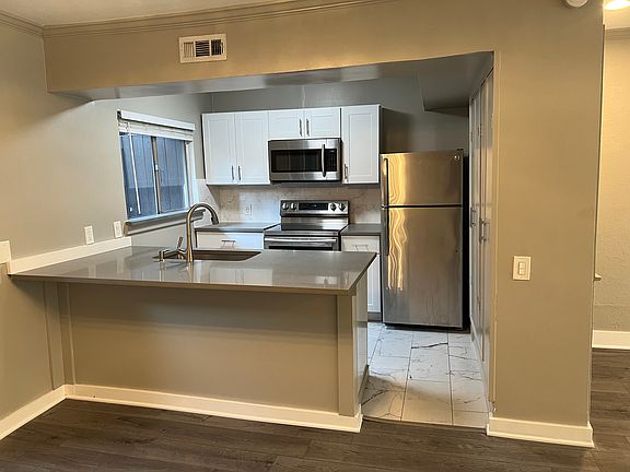 3rd image of 4136 Cole Ave APT 3