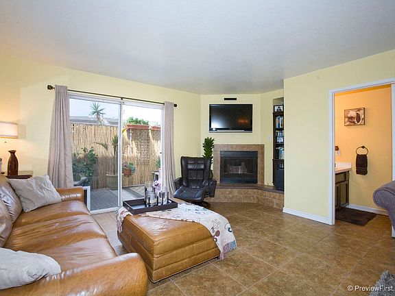 5th image of 5027 Santa Monica Ave APT E