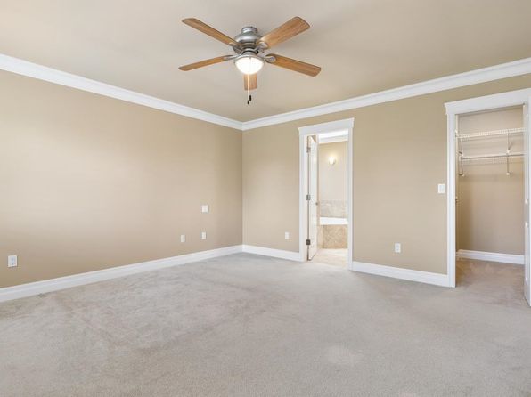 4 bedroom rental in Surrey — photo 22