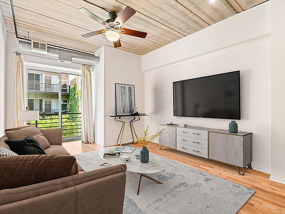 3rd image of 1430 S Michigan Ave APT 401