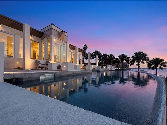 4th image of 4734 Ocean Dr