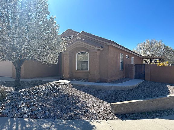 2nd image of 8420 Tierra Morena Pl NE