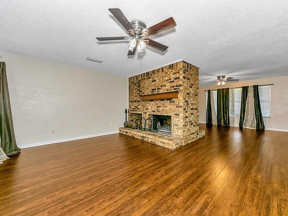 5th image of 766 Holly Oak Dr