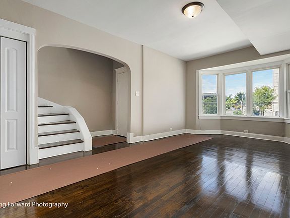 3rd image of 1425 E End Ave